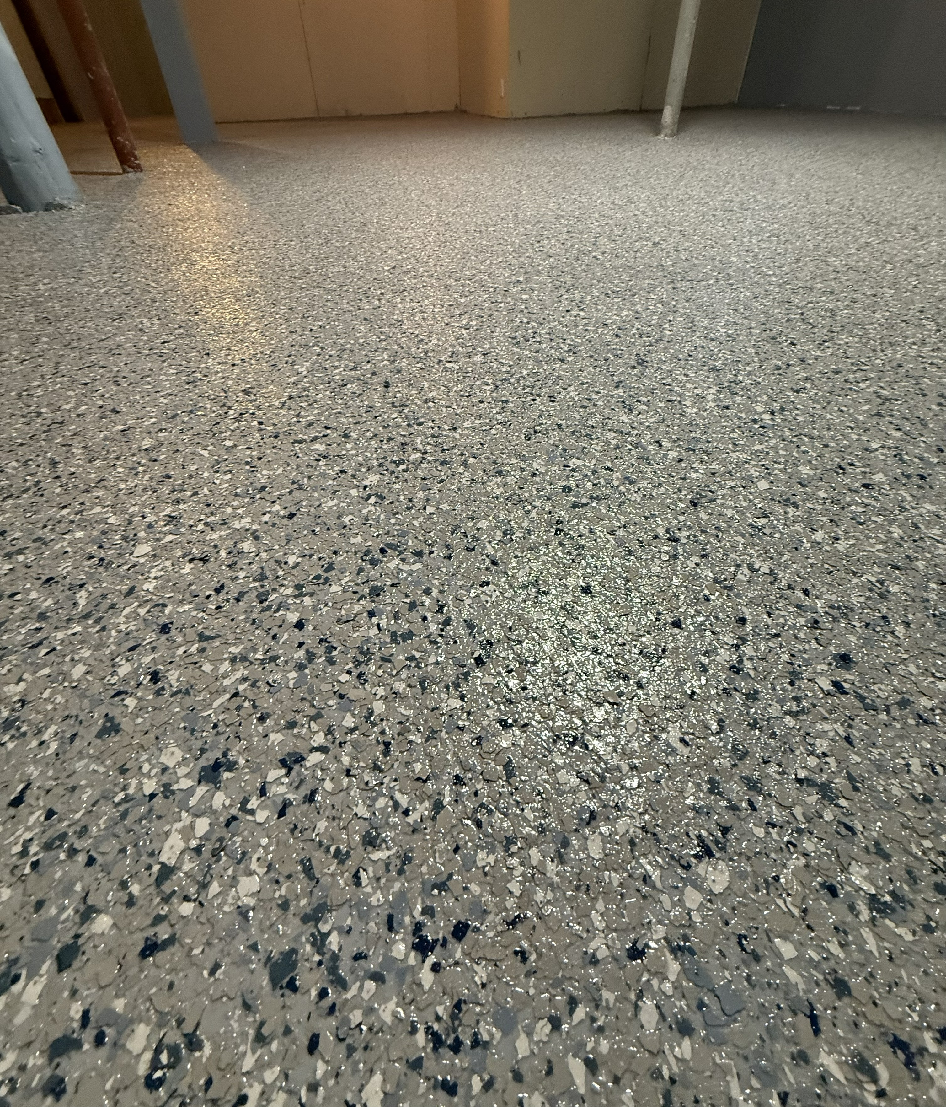 Flake epoxy floor