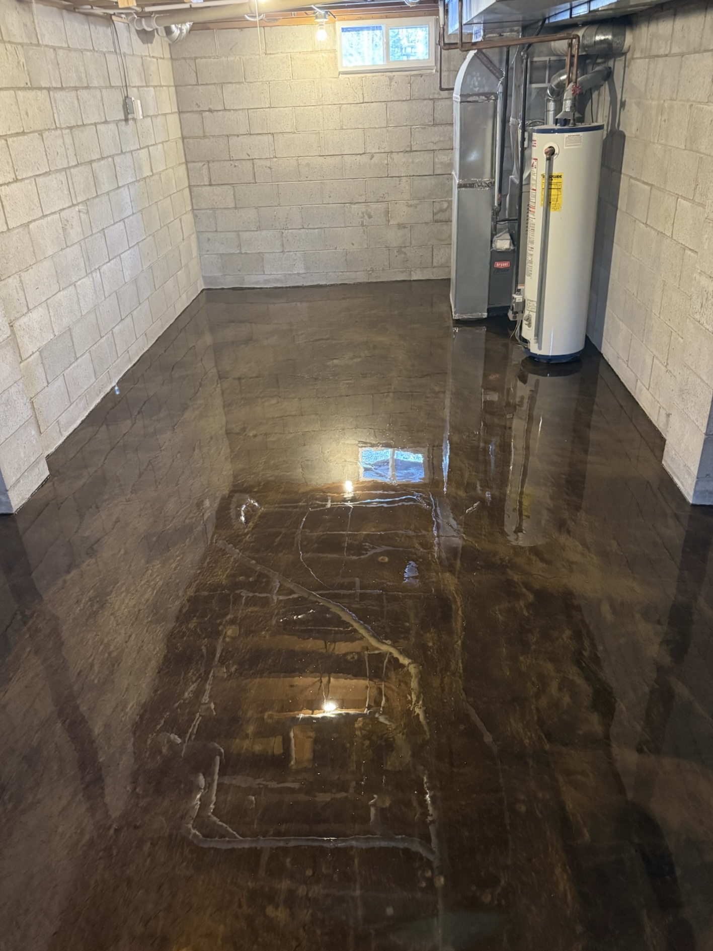 Metallic epoxy basement floor
