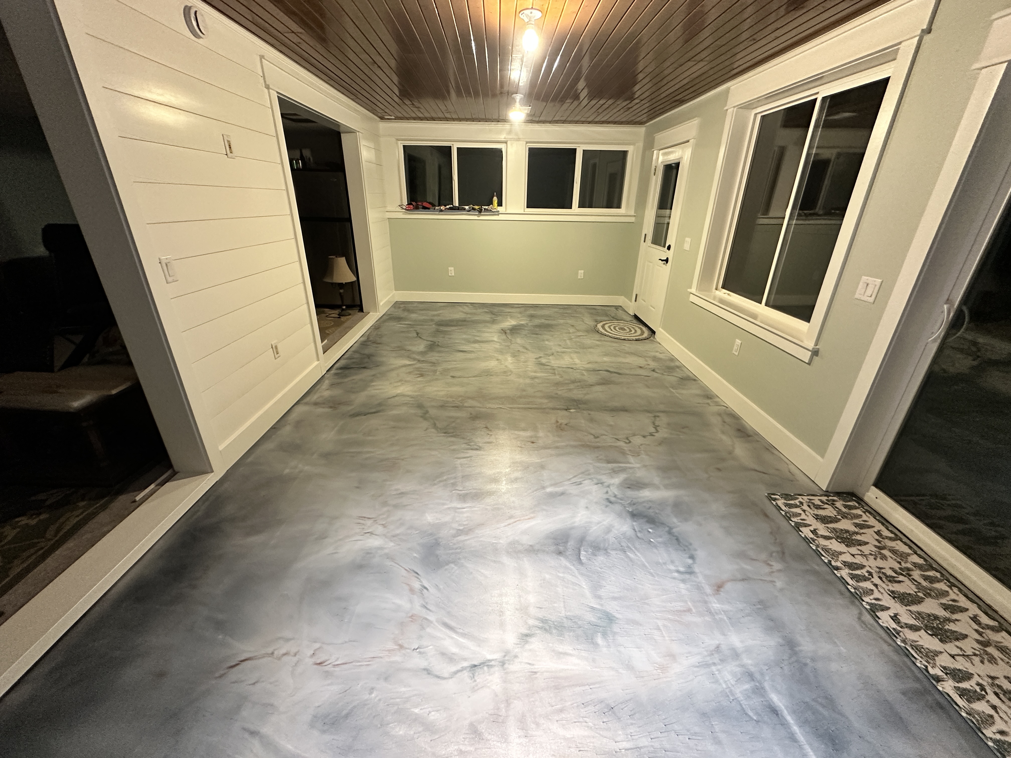 Metallic epoxy floor