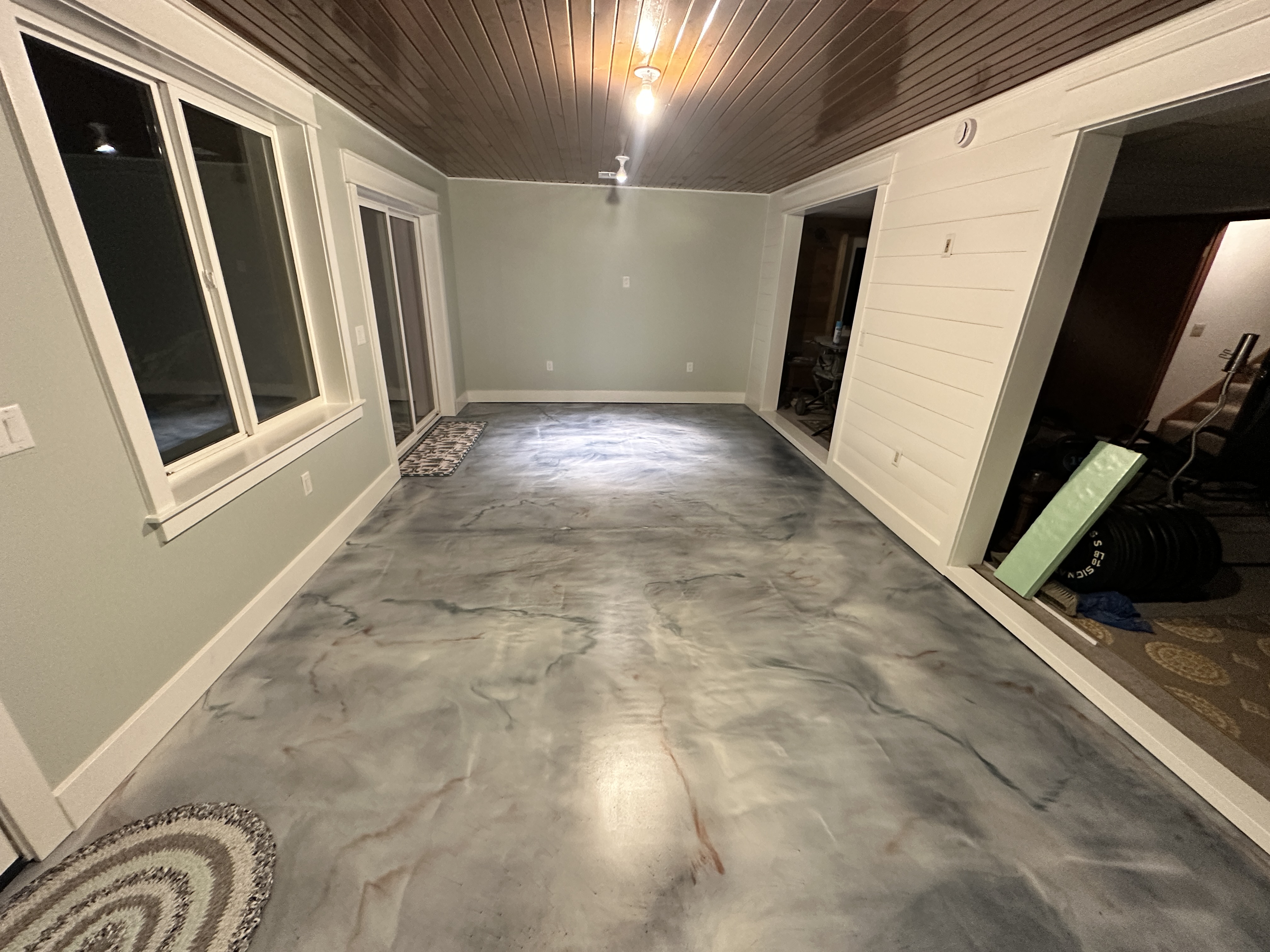 Metallic epoxy floor